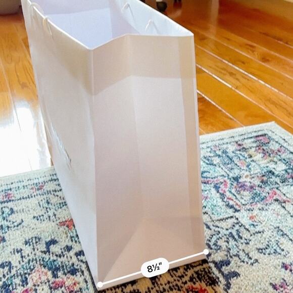 2023 Large White Burberry Shopping Bag 🛍️ - Picture 6 of 6